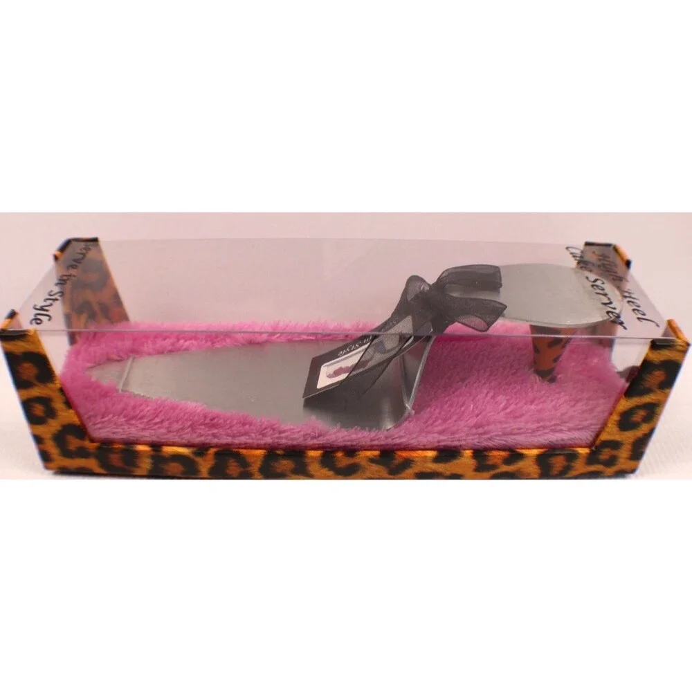NIB Wild Eye Designs High Heel Cake Server Leopard Print Party Celebrate Fun